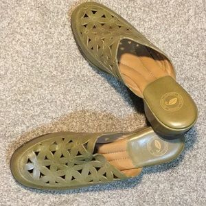 Nurture leather slip on clogs, size 10